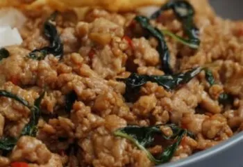 Thai Basil Ground Chicken with Brown Rice and Green Beans